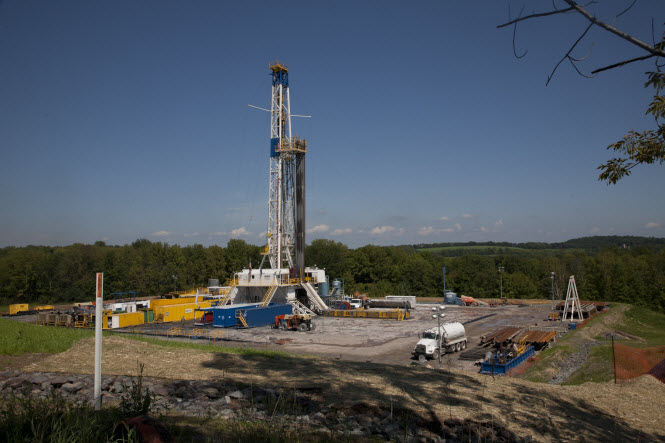 fracking-rig