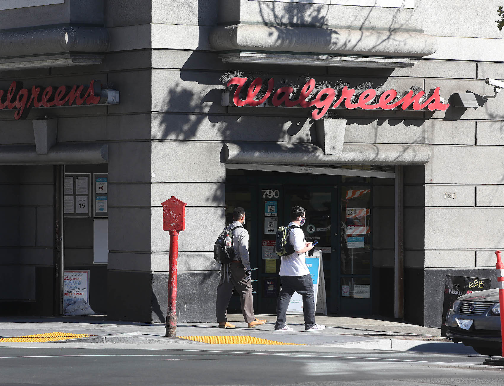 Photos show San Francisco stores' boarded-up windows after wave of  smash-and-grab robberies